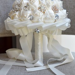 Handmade Luxury Rose Silk Pearls Rhinestone Brooch Wedding Bridal Bouquet Ivory