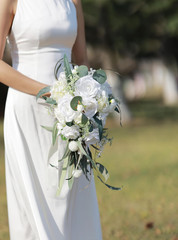 Elegant 11″ White Wedding Bride Bouquet – Realistic Floral Design