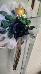 6pc wedding pew bows Gold Rose Bud & Black Open Rose White Tulle & Streamers