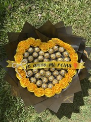 Bouquet of 23 eternal roses, yellow Satin Ribbon handmade with 42 Ferrero Rocher