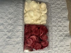 Studio His & Hers Artificial Fabric Rose Petals 300 White Red Wedding Decor
