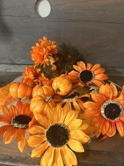 LOT OF 18 PIECES Pumpkins FLOWERS LEAVES TABLE Decor Artificial NWOT THANKSGIVIN