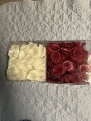 Studio His & Hers Artificial Fabric Rose Petals 300 White Red Wedding Decor