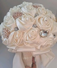 IVORY/CREAM Satin Roses & Diamante Brooch/Rose Gold Brooch; Bridal Bouquet; EUC!