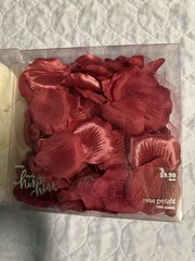 Studio His & Hers Artificial Fabric Rose Petals 300 White Red Wedding Decor