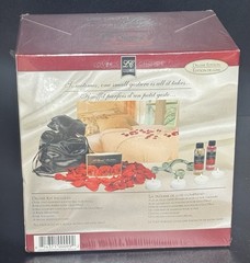 Lovers Choice Romance Special Deluxe Edition Bed of 200 Red Silk Roses Kit NEW