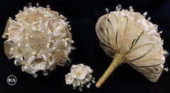 NEW Quinceanera Bouquet Champagne with Gold Brooch – Ramo Quinceanera Champagne