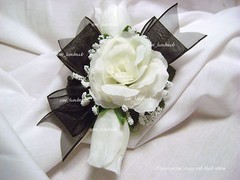 White~Ivory~Pink~Gold~Blue~Black~Silver~Champagne~Rose~Wrist~Pin~Corsage~Wedding