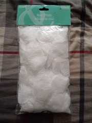 300 Count White Fabric ROSE PETALS Wedding Crafts Party Valentines