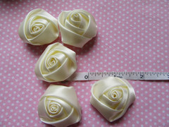 Pack of 30 Satin 4d Rose 1.5″ Craft Wedding Bride-Ivory
