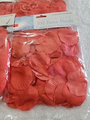 NOS Darice Victoria Lynn Rose Petals 100/Pkg Coral 4pks/400
