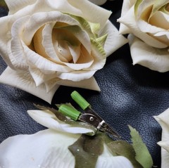 White With Glitter Faux Clip Roses 7pc Set Wedding Bridal Reception Craft 4″-5″