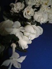 New Sullivan Inc. Snow White French Rose/Stephanotis Silk Flowers Bridal Bouquet