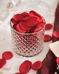 200pcs Red Silk Rose Petals for Weddings, Aisle Decor, Centerpieces & Parties