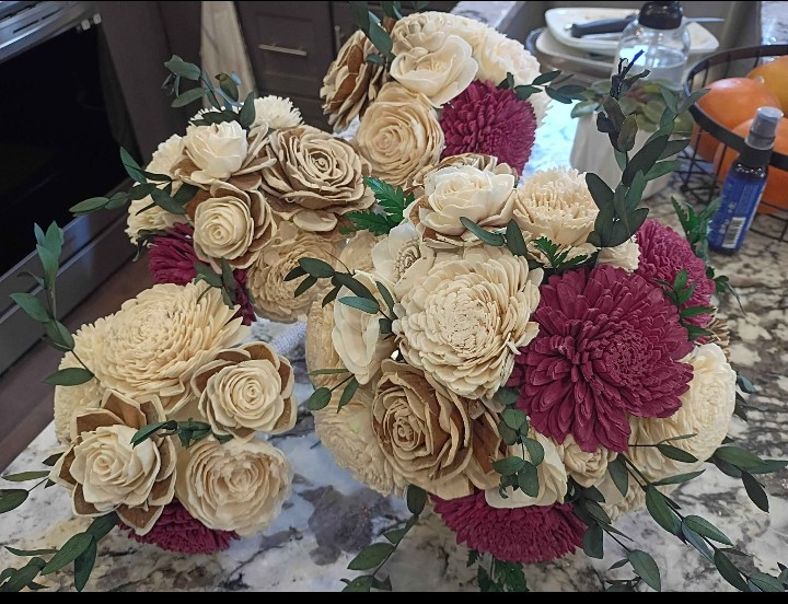 Handmade Wooden Flower Bouquets & Boutonniere