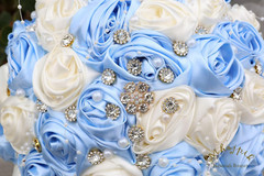 Bridal Wedding Bouquet round Bling Brooch Bouquet Throw Toss Artificial Rose Flo