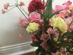 VINTAGE SILK FLOWER mixed blush pink +flowers ROSES ARRANGEMENT in a green vase