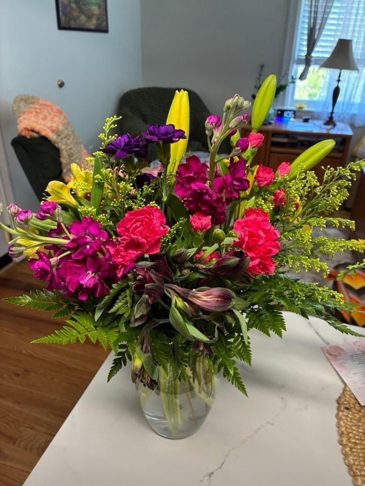 Fresh Multicolor Lily & Carnation Mixed Flower Bouquet Arrangement in Glass Vase
