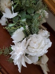 4- Bouquets of Bridesmaid Silk Flowers Wedding White Roses NWOT IVORY SATIN