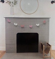 Cupcakes and Cashmere Valentine’s Day Bow Garland 6ft Pinks & White Pearl Center