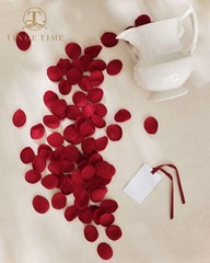200pcs Red Silk Rose Petals for Weddings, Aisle Decor, Centerpieces & Parties