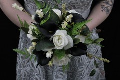 Creme roses & black calla lily bouquet w/ boutonniere