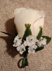 NEW 5″ Artificial White Rose Wrist Corsage Gold Bow, Tulle Tufts W/Pearls, Bout