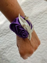 Wedding Bride Prom Wrist Corsage Bracelet Flower Bridesmaid Purple Satin Pearls