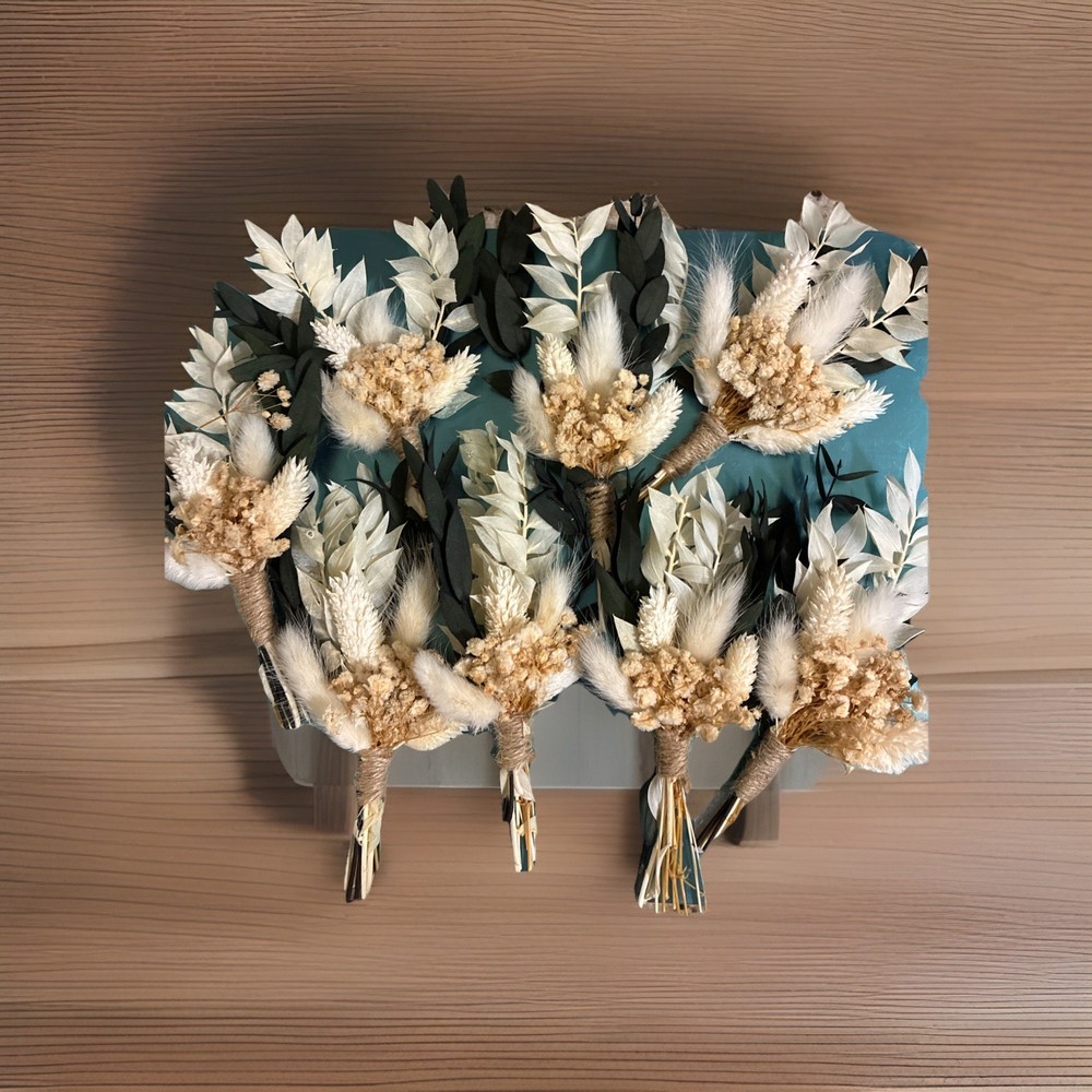 8 Boutonnière For Weedings All Ready To Go Needs Fluffed And Needless