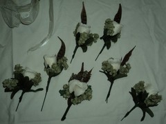 BRIDESMAID AND GROOMSMEN WEDDING FLOWERS