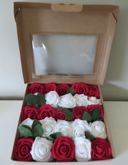 Ling’s Moment Red and White Roses – Box of 25