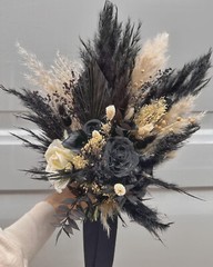 Gothic wedding bouquet | black bridal bouquet | black bouquet | pampas bouquet
