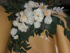 32″ Artificial Wedding Arch Flower, Eucalyptus Leaves Cream & Champagne