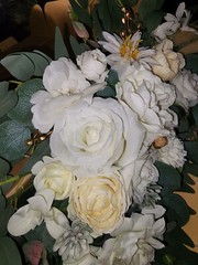 32″ Artificial Wedding Arch Flower, Eucalyptus Leaves Cream & Champagne