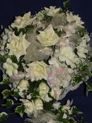 New Elegant Full Bridal Bouquet with off white yellow/green tint roses and buds
