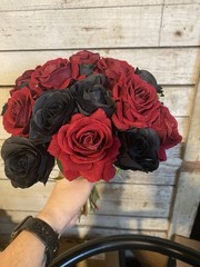 Red And Black Classic Rose Bouquet