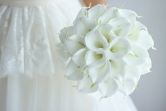 IFFO Bride Holding Flowers, High Simulation Pu Calla Lily Bouquet, and Never Wit
