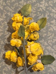 Yellow FLower Buds Corsage 4.05″ x 3″ Millinery flowers 18 Vintage