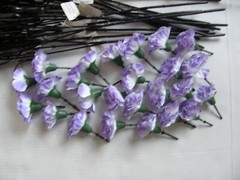 BUNDLE OF DECORATIVE ARTIFICIAL SILK FLOWERS TOO MANY TO COUNT AS IN PICTURES