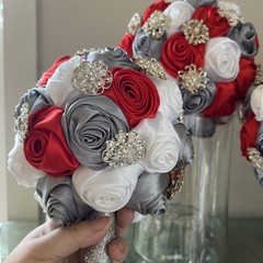1 Bride Bouquet 8” Satin Rose 5 Bridesmaid 7” Brooch Silk Flower Rhinestone