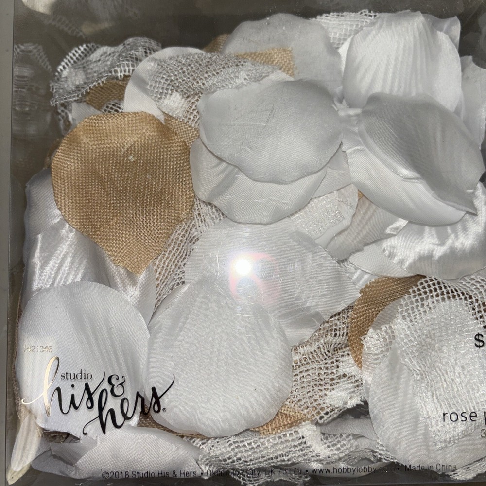 New~Studio HIS & HERS White & Beige Rose Petals 300 Count Rustic Lot Of 2