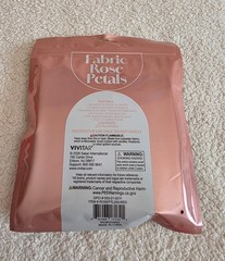 New Vivitar 200ct Valentine’s Day romantic date Fabric Rose Petals Dark red Pink