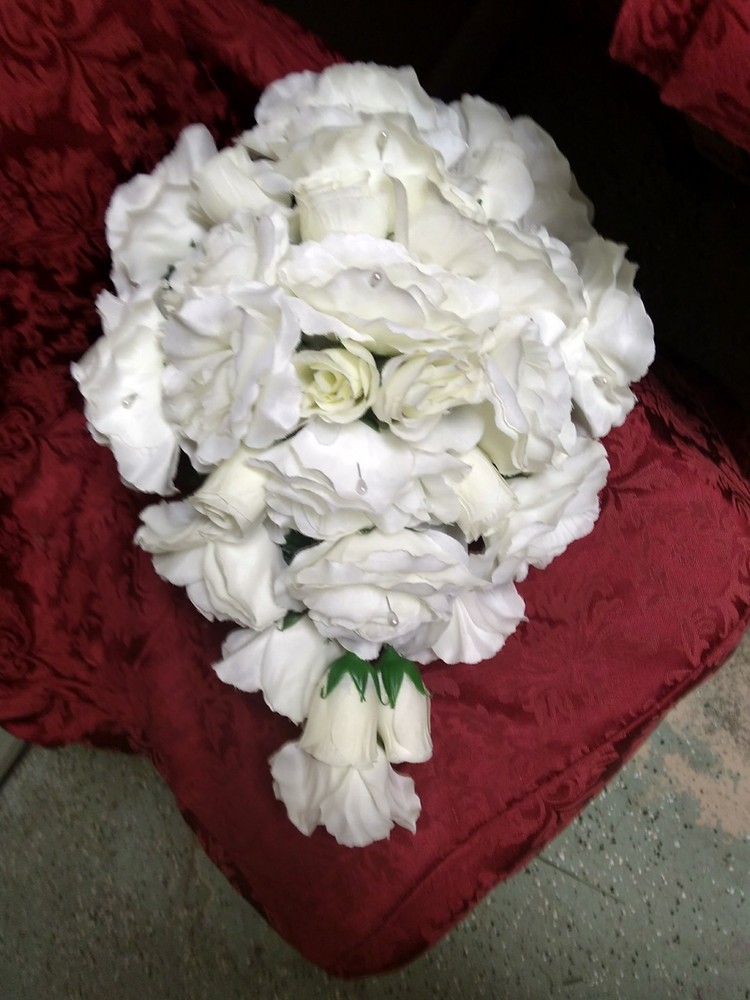 LARGE WEDDING BOUQUET IVORY OR ANY COLOR WITH BOUT RUSH AVAILABLE