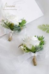 Deluxe Gift Boxed Ivory Rose Boutonnieres – Set of 6 for Elegant Occasions