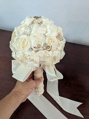 Handmade Ivory Silk Rose Bud Bridal Bouquet w/Rhinestones Pearls Brooches 24″