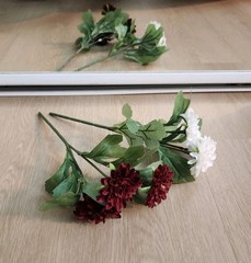 100 ‘Silk’ Flowers (Red & White)