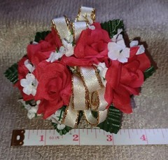 NEW 4″ Long Artificial 5 Red Rose Wrist Corsage With Sparkly Gold Bow