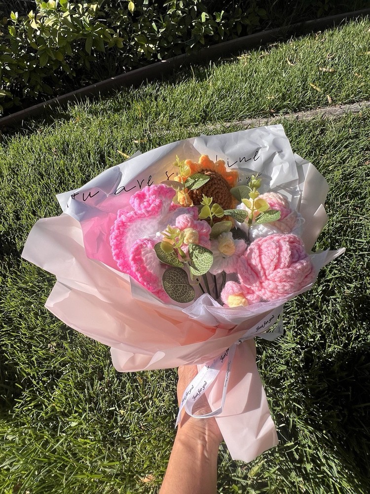 Handmade Crochet Flower Bouquet Pink Sunflower Gift Set w/ Light & Bag