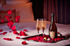 3000 PCS Artificial Silk Red Rose Petals and 20 PCS LED Candles Battery Flamele