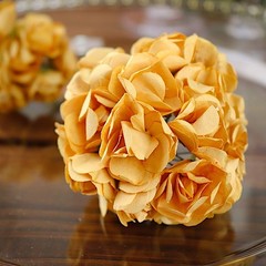 144 pcs Gold CRAFT 0.5″ wide MINI PAPER ROSES Wedding Party Flowers SALE